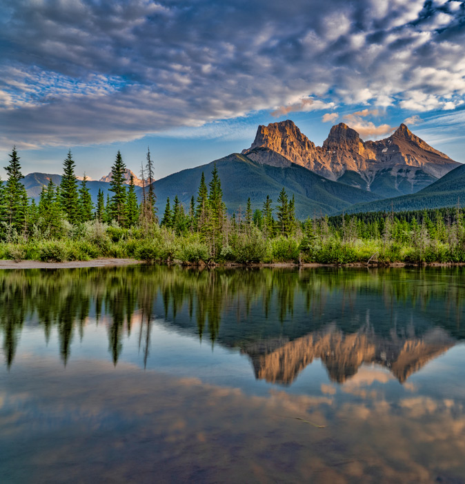 Canmore alberta three sisters mountains
